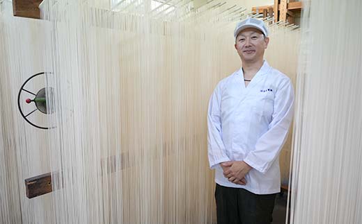 下川手延素麺 珊瑠の糸 1,080g（化粧箱入）《食絶景北海道×ゼロカーボンアワード受賞》 北海道下川町産小麦はるゆたか100%使用 バイオ炭の農地施用 日本最北の手延べ素麺 はるお製麺 ギフト 贈り物 F6S-482
