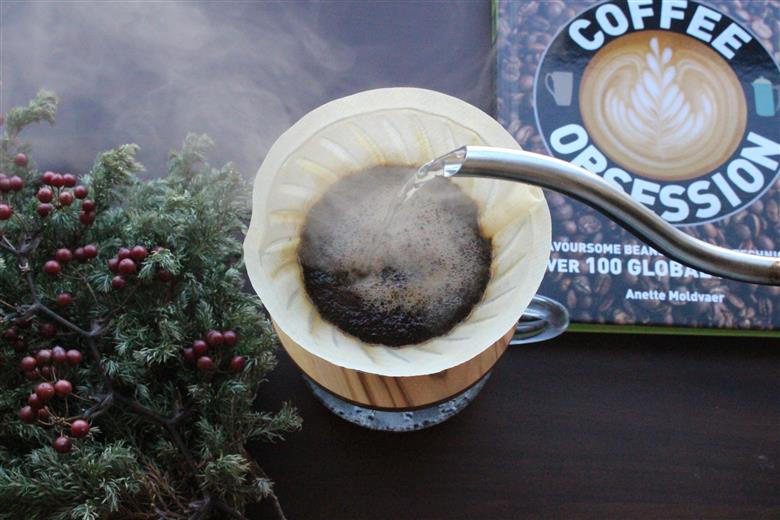 【定期便：6ヶ月】上級三銘柄 スペシャルティコーヒー 200g x 3袋×6ヶ月（豆）