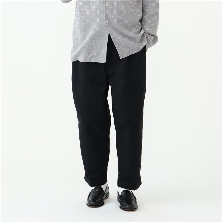 BEAMS PLUS 2プリーツ ツイル パンツ　BLACK　XS