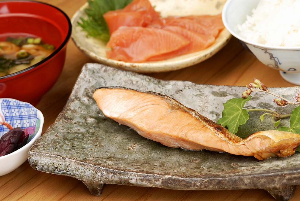 鮮度の良い時不知鮭だけを厳選！鮭乃丸亀　熟成中辛鮭（活〆時不知）切身