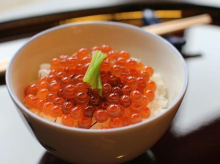 「料亭 冨茂登」いくらの醤油漬けと塩辛のセット_HD043-004