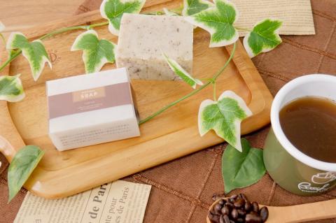 無添加 北海道／アップサイクルから誕生したオーガニック石鹸 米ぬか・コーヒーせっけん_HD106-001