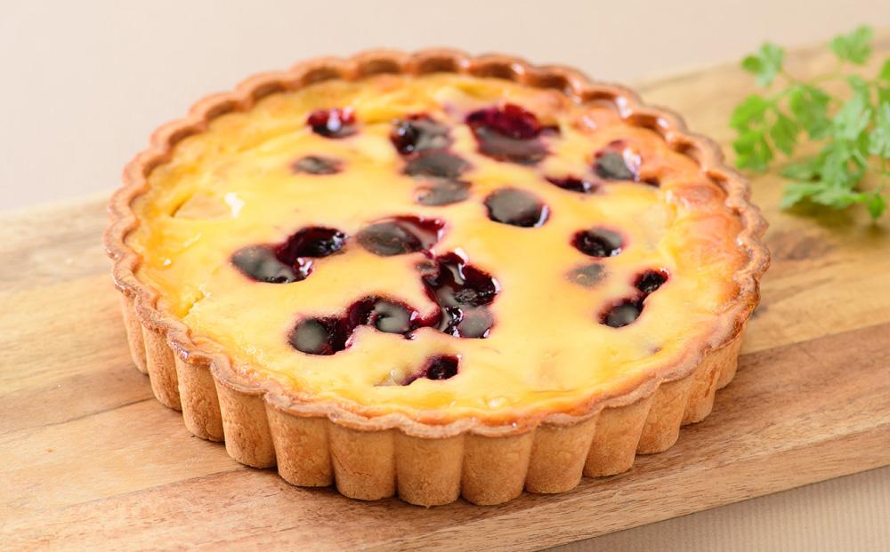 ひぐまのおやつ『洋梨とハスカップのタルト』 1ホール 5号サイズ 400g タルト フルーツ フルーツタルト ベリー オーセントホテル