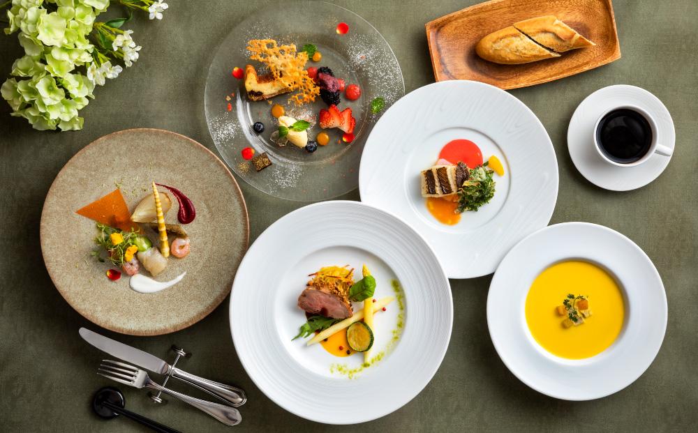 日本海を一望 人気のオーシャンフロントツインルーム 1泊2食付 ペア宿泊券