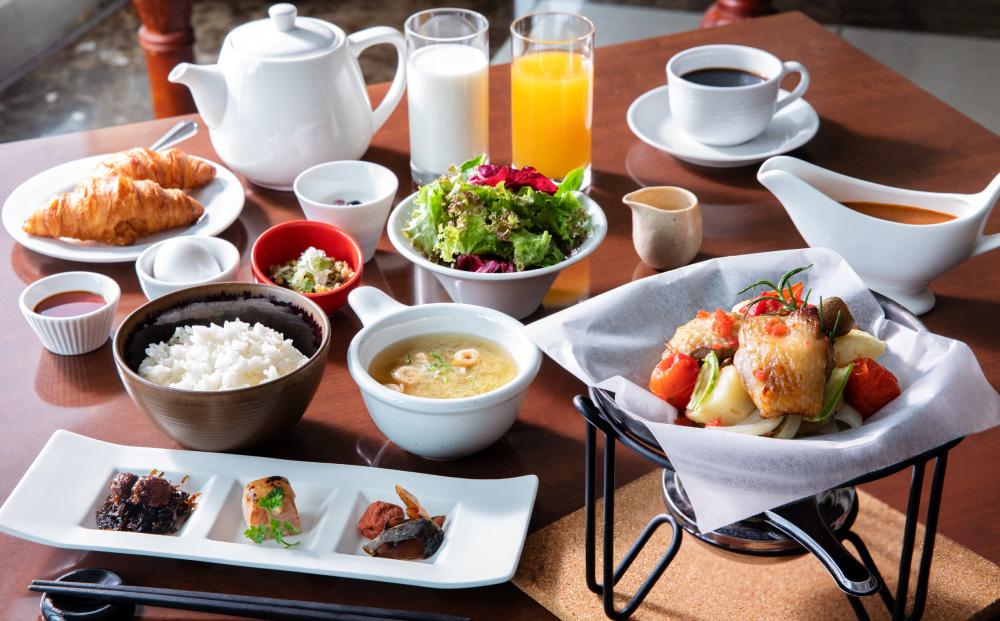 日本海を一望 人気のオーシャンフロントツインルーム 1泊2食付 ペア宿泊券