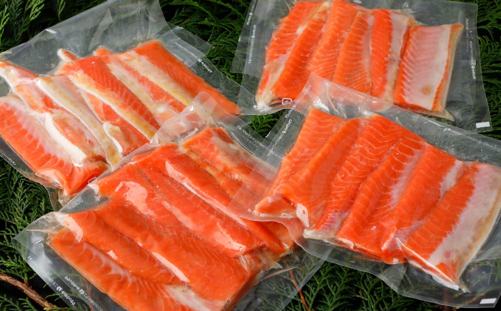 天然 紅鮭 ハラス 約500g (250g×2）真空 パック 個包装 はらす 切り身 甘塩 鮭 紅鮭 しゃけ シャケ 切身 お取り寄 魚 魚介類 食品 食べ物 小分け 冷凍 保存 お取り寄せ 北海道 小樽市