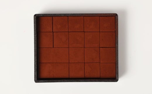 【3回定期便】 《冷凍》 北海道生チョコレート （ブラック） 5箱×3回 合計15箱 生チョコレート 生チョコ チョコレート チョコ スイーツ 北海道 小樽市