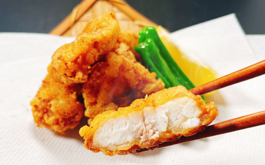 2つの味が楽しめる！ 北海道産 真ふぐ唐揚げ （しょうゆ味 ＆ 昆布しお味） 1kg （各500g×1） 2種類 真ふぐ 真フグ ふぐ フグ 唐揚げ 魚 さかな 魚介 海鮮 醤油味 昆布塩味 こんぶ塩味 食べ比べ セット 北海道 小樽市 冷凍