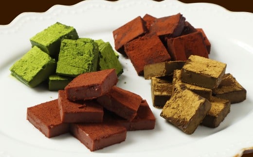 【5回定期便】 《冷凍》 北海道生チョコレート 4種 セット 5箱×5回 合計25箱 生チョコレート 生チョコ チョコレート チョコ ミルク ブラック ほうじ茶 抹茶 スイーツ 北海道 小樽市