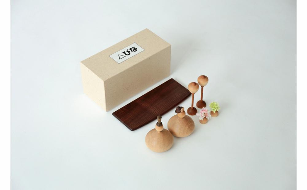 旭川クラフト K-WOOD(ケイ ウッド) ひな人形 さんかくびな 【 国産 無垢 インテリア 木製 ナチュラル 雛人形 コンパクト 節句 ひな祭り お雛様 プレゼント 北海道 】_00782