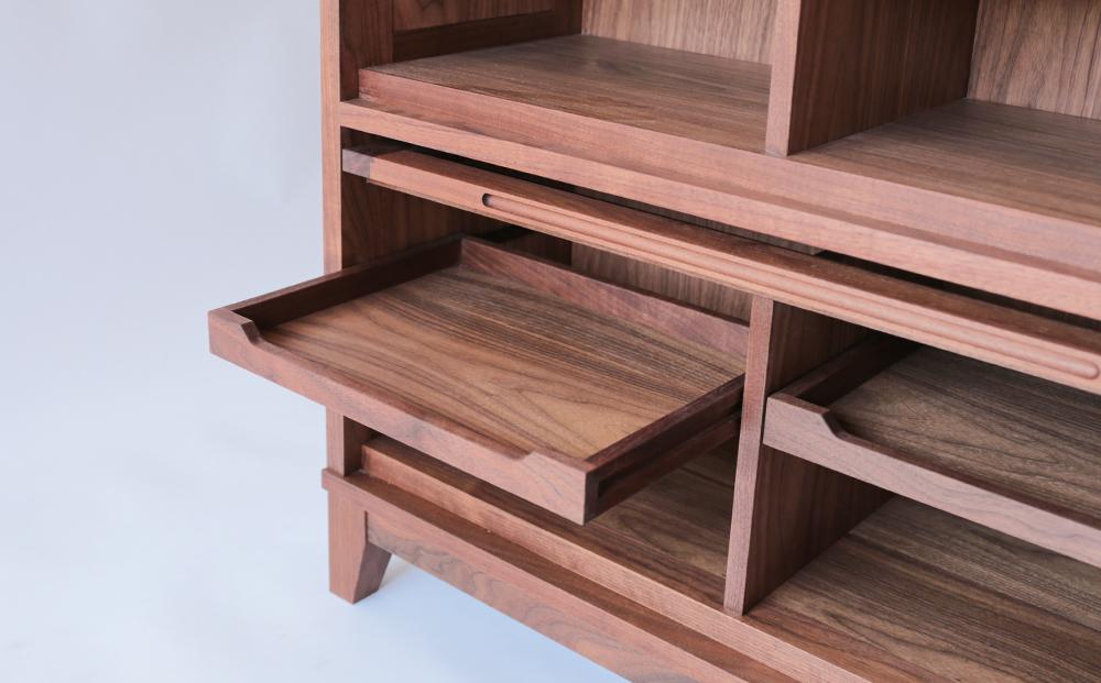 旭川家具 山室家具製作所 ココ キャビネット2段 ウォールナット 【 国産 無垢 インテリア 木製 ナチュラル キャビネット 食器棚 キッチンボード 収納 ダイニング キッチン 北海道 】_04588