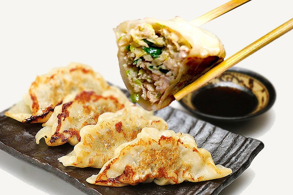 【地元雑誌で紹介】優鳳餃子 ファミリーパック［25個入×2袋］【 餃子 ぎょうざ 冷凍餃子 加工品 冷凍 簡単調理 おつまみ つまみ 食品 グルメ お取り寄せ お取り寄せグルメ 旭川市 北海道 】_04729