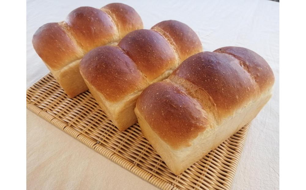 北海道満喫　北海道産小麦・無添加　人気の老舗酒蔵の酒粕パンセット_03873