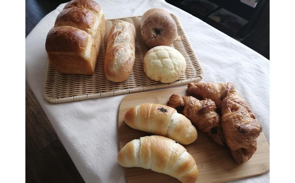 北海道産小麦・無添加生地　朝食にぴったりのシンプルな素材のバラエティパンセット_03874