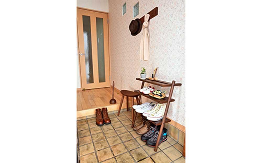 旭川家具　コサイン　ウォールフック ウォルナット（幅50×奥行2.6×高さ9.6cm） 【 旭川家具 北海道 旭川市 木製 家具 選べる樹種 壁掛け フック コート掛け 帽子掛け 手作り フック4個 浮かせる収納 シンプル ナチュラル 手作り 北欧 おしゃれ 天然木 無垢 】_00643