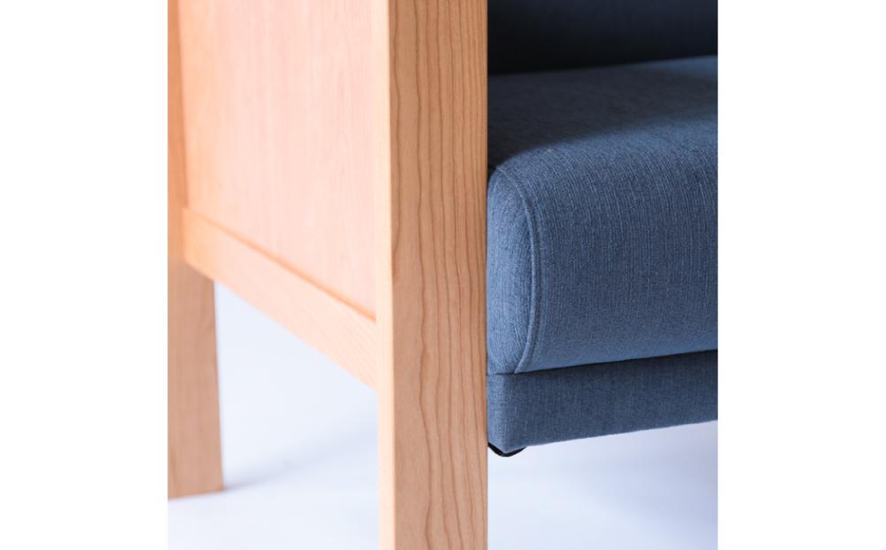 旭川家具 MUKU工房オリジナル MKソファ 180 チェリー 【 国産 無垢 インテリア 木製 ナチュラル ソファ ソファー 3人掛け リビング ダイニング 北海道 】_01648