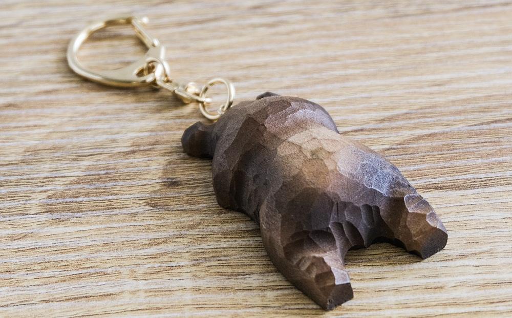 木彫り　せなかぐま　キーホルダー1点_02958