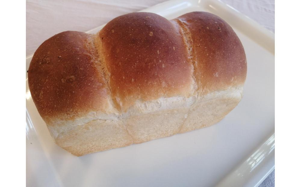 北海道満喫　北海道産小麦・無添加の香り豊かな酒粕のパンドミー4本セット_03872