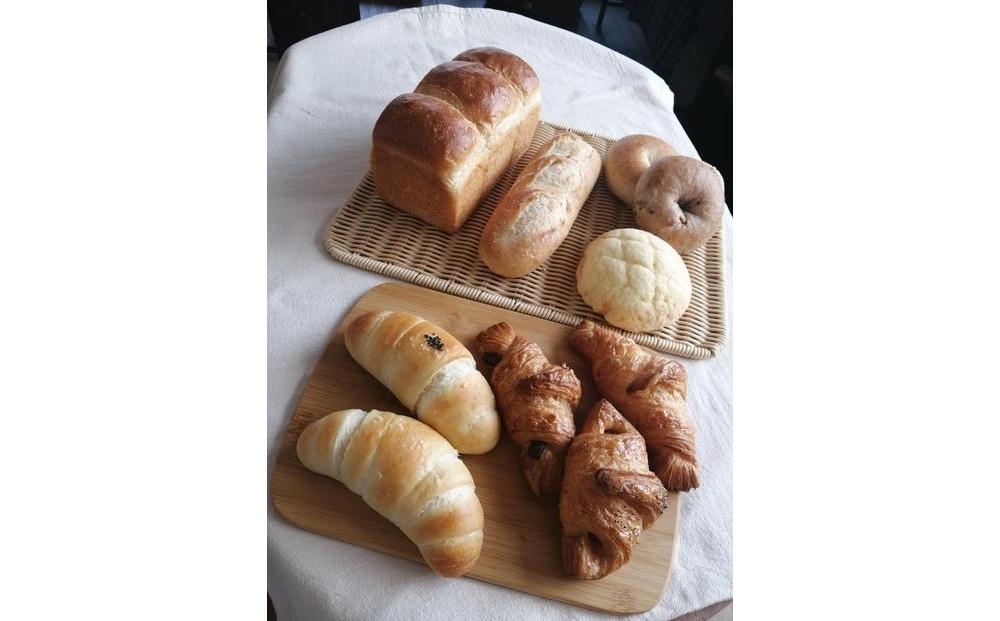 北海道産小麦・無添加生地　朝食にぴったりのシンプルな素材のバラエティパンセット_03874