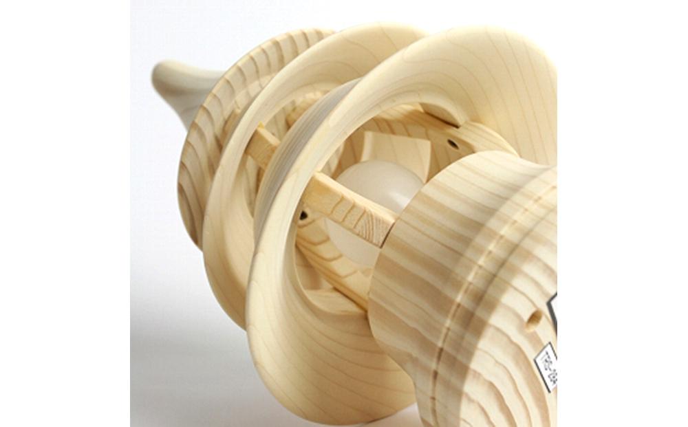 旭川クラフト 工房 灯のたね 灯樹色 つりぃ 大 【 国産 無垢 インテリア 木製 ナチュラル デスクライト 卓上ライト テーブルランプ 照明 間接照明 ベッドサイド 寝室 北海道 】_00700