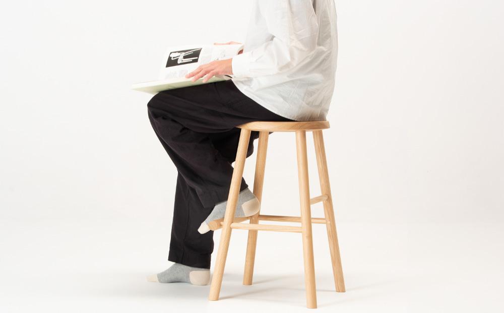 旭川家具 WOWの【log（スツール）】カラー：ブラック_03209