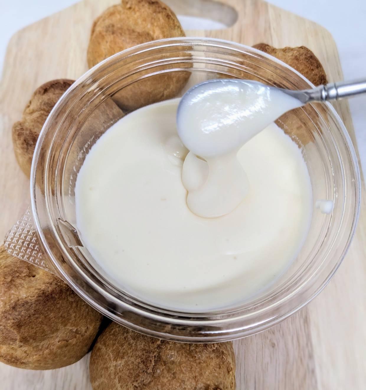 【定期便】北海道旭川市名物菓子の中身　カスタードクリーム 300g×4パック （3回隔月発送）【 シ ュークリーム 菓子 お菓子 おかし スイーツ デザート 洋菓子 旭川 北海道 人気 お楽しみ セット 食品 】_04855