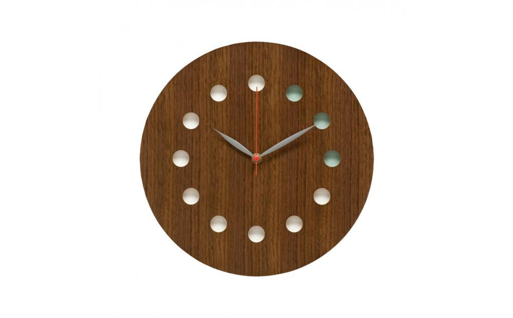 【ギフト用】旭川家具　コサイン　掛け時計(カラー)　ウォルナット 【 旭川家具 北海道 旭川市 木製 家具 選べる樹種 壁掛け時計 ポイントカラー アクセントカラー インテリア小物 インテリアアクセサリー 贈り物 プレゼント 記念品 新築祝い 開業祝い リビング ダイニング ベッドルーム シンプル ナチュラル 手作り 北欧 おしゃれ 】_00328