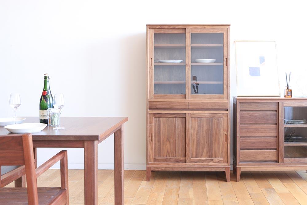 旭川家具 MUKU工房オリジナル ムク ダイニングキャビネット ウォールナット 【 国産 無垢 インテリア 木製 ナチュラル キャビネット 食器棚 キッチンボード 収納 キッチン ダイニング 北海道 】_03233