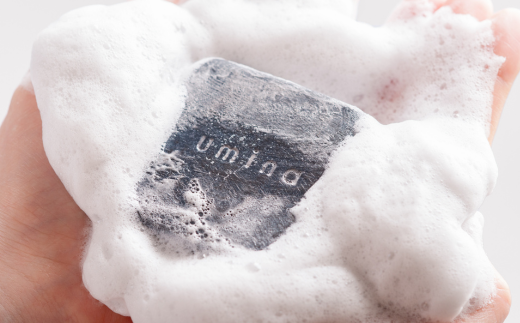 umina（うみな）モイスチャーソープ 1個 ※ケース無し（黒ナマコ 温泉水 こんぶ 配合） MROQ010