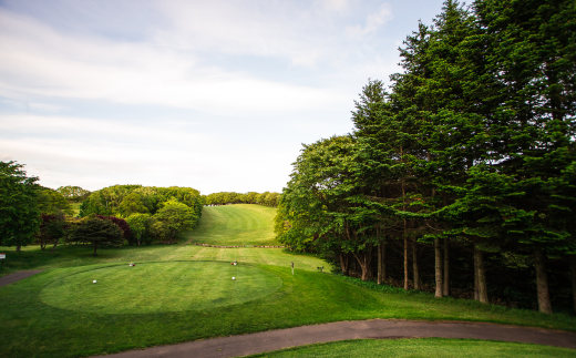 室蘭ゴルフ倶楽部 平日セルフプレー券（2名様分） 【5月～10月】 MROAI002