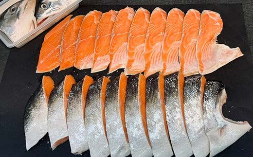 【新物】釧路産定置網活じめ時知らず2本（切身） 鮭 トキシラズ 切身 活じめ 釧路 海産物 _F4F-8842