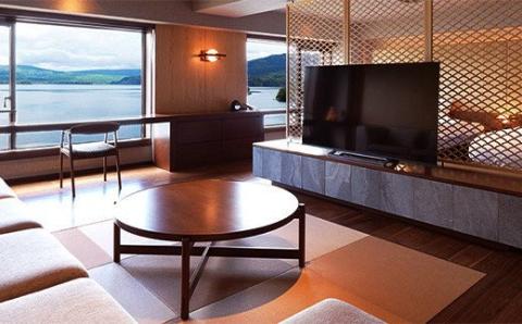 あかん遊久の里 鶴雅 ウイングス館 湖側デラックス和洋室ご宿泊 2名様1室利用 1泊2食付き 宿泊券 旅行 北海道 温泉 観光 阿寒 釧路市 旅行 ホテル 旅館 クーポン チケット 予約 父の日 母の日 _F4F-2101