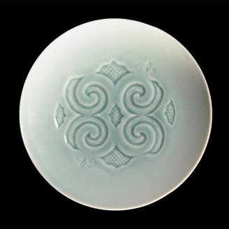 AINU×有田焼 2枚 セット 平良秀晴デザイン アイヌ 阿寒 民芸品 北海道 雑貨 グッズ 日用品 民芸 伝統 文様 _F4F-2577