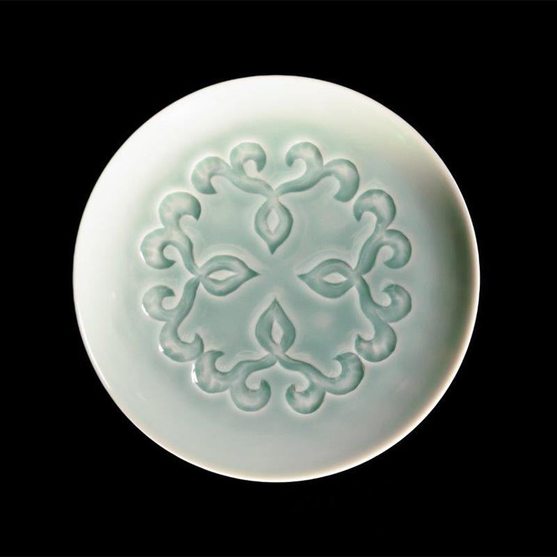 AINU×有田焼 日川清デザイン 2枚セット アイヌ 阿寒 民芸品 北海道 雑貨 グッズ 日用品 民芸 伝統 文様 _F4F-2579