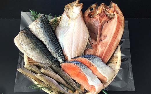 釧路の味 お魚セット（からまつ） 海鮮干物5種セット ほっけ 宗八かれい さば 鮭さけ 切り身 海鮮セット 海鮮 魚 干物 ギフト _F4F-8289