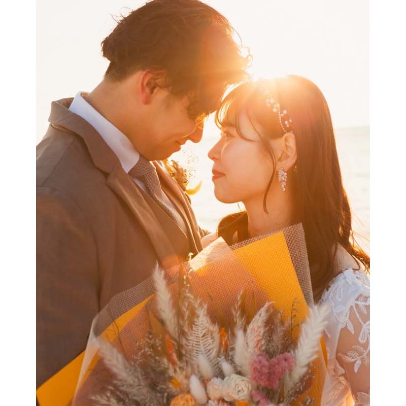 ドレスで撮影夕日plan 思い出 体験 フォトウェディング ロケーション フォト 記念日 旅の思い出 ウエディング 写真 前撮り wedding 結婚写真 夕日 結婚式 金婚式 銀婚式 _F4F-4193