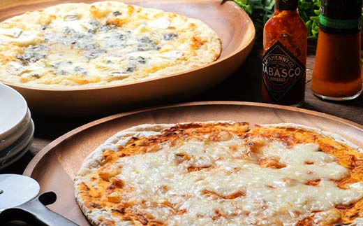 北海道産窯焼き冷凍ピザ 4枚セット 「宝醇なトマトソースの軌跡＆至神のゴールディチーズ」 冷凍ピザ ピッツァ PIZZA チーズ 小麦 本格 マルゲリータ クワトロフォルマッジ ギフト プレゼント 釧路 北海道 _F4F-8546