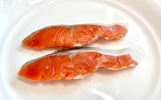 【3か月連続定期便】 紅鮭 10切(2切れ×5袋) 真空パック 小分け 冷凍 魚介 海鮮 魚 鮭 紅鮭 さけ サケ しゃけ シャケ ご飯のお供 ご飯 米 北海道 釧路市 _F4F-9213