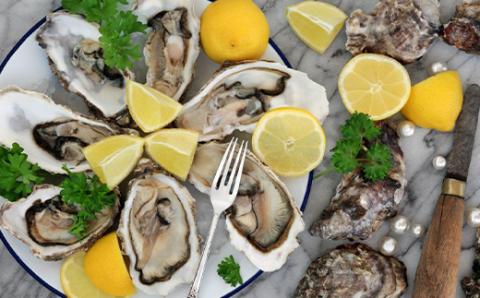 釧路管内産！殻付き活牡蠣【中】30個 _F4F-2988