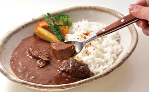 【期間限定！寄附額改定↓！】【12月22日までの入金で年内発送】阿寒モルト牛ビーフカレー 180g×6 レトルト 阿寒モルト牛 ブランド牛 カレー 釧路 6パック _F4F-4171