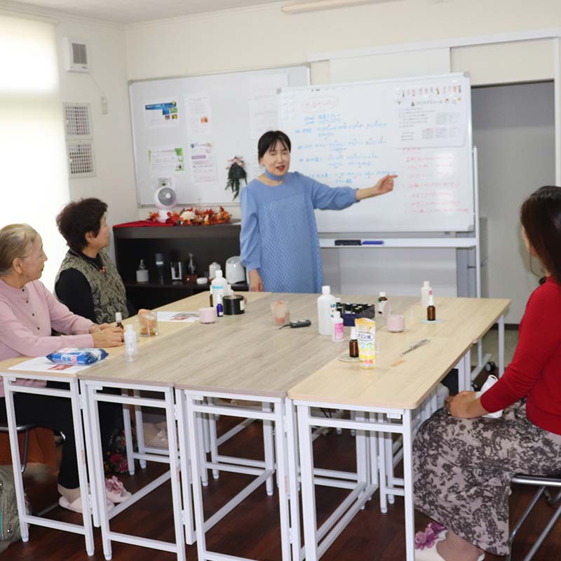 【期間限定！寄附額改定↓！】天然100％ 植物オイル使用 阿寒国立公園 紅葉の香り フレグランススプレー15ml 1本 精油 釧路 ご当地 アロマオイル アロマ ギフト リラックス 癒し _F4F-4261