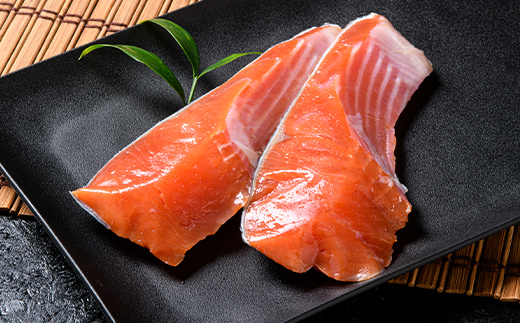 【期間限定！寄附額改定↓！】甘塩紅鮭 2切×5袋 計10切れ 真空入り 紅鮭 さけ サケ シャケ 鮭 塩 冷凍 おかず お弁当 厚切り 切り身 魚 F4F-8615