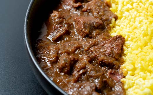 【期間限定！寄附額改定↓！】北海道シリーズエゾシカカレー1個＆ジャガイモカレー1個 ターメリックライス付き カレー レトルト 常備 冷凍 小分け 簡単調理 おかず 北海道 ターメリック 保存料不使用 化学調味料不使用 添加物不使用 _F4F-5152