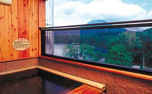 御前水 サウナ＆露天風呂客室 3大蟹付ペア宿泊 1泊2食 チケット 宿泊 利用券 サウナ ホテル 旅行 宿泊券 北海道 クーポン 風呂 券 かに カニ ズワイガニ タラバガニ 毛ガニ 和会席膳 温泉 源泉かけ流し 阿寒湖 釧路 _F4F-8255