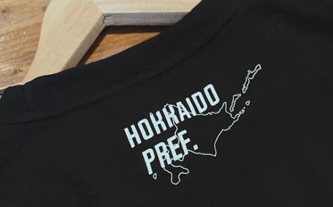 【期間限定！寄附額改定↓！】釧路市 マンホールTシャツ（黒）S _F4F-1553