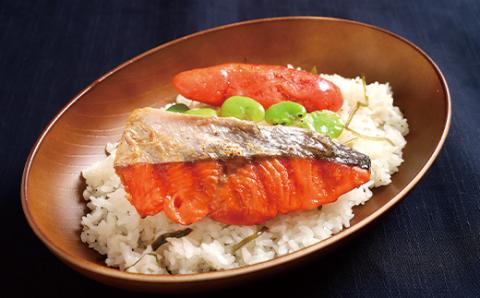 【2つのキャンプ飯】牡蠣と帆立のアヒージョ 辛子明太子と紅鮭のご飯の素 簡単 メスティン 料理 _F4F-2522