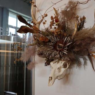 花鹿 ―ROKU― 鹿 角 オブジェ 飾り ドライフラワー インテリア シカ 鹿角 装飾 _F4F-3316