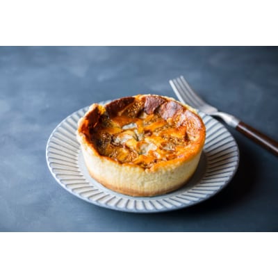 十勝産クリーム使用ゴルゴンゾーラベイクドチーズケーキ(ガトーリコブルー)と北海道産有塩バターのセット【配送不可地域：離島】