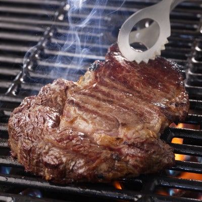 豊西牛 厚切ロースステーキ　ギフト贈答用約700g(約350g×2枚)トヨニシソース付【配送不可地域：離島】