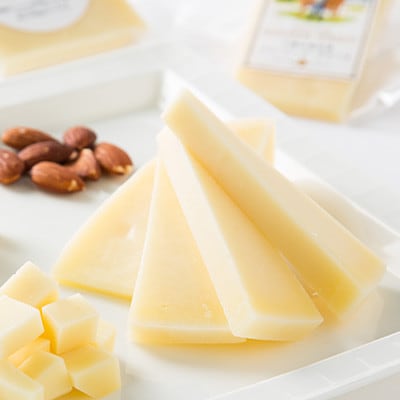 ゴールデンジャージー ゴーダ＆クリーミーゴーダ＆ストロングゴーダ　各100g【配送不可地域：離島】